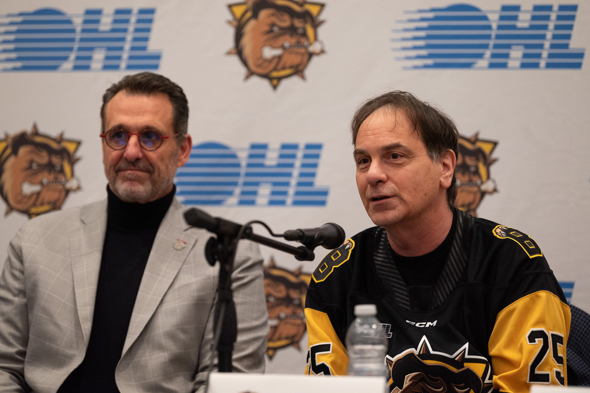 Brantford officially welcomes Hyman family to town | BrantBeacon