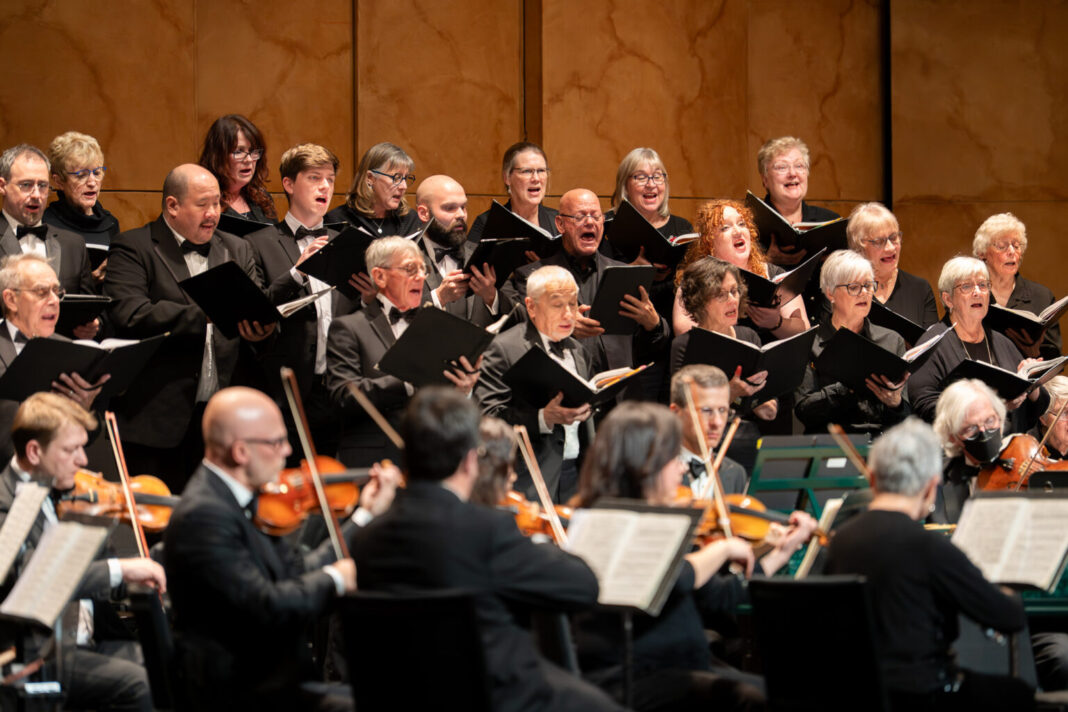 Two choirs to join for Canadian Remembrance concert | BrantBeacon